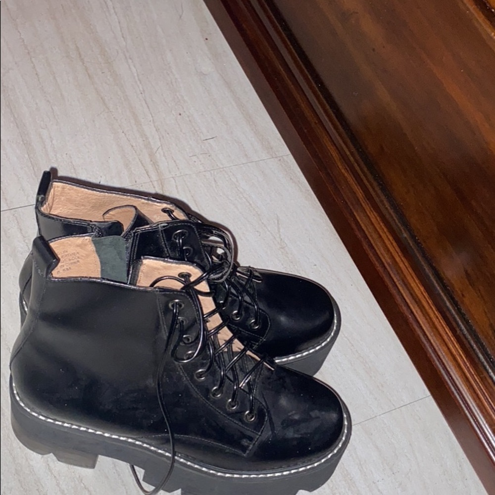 Women’s platform shoes